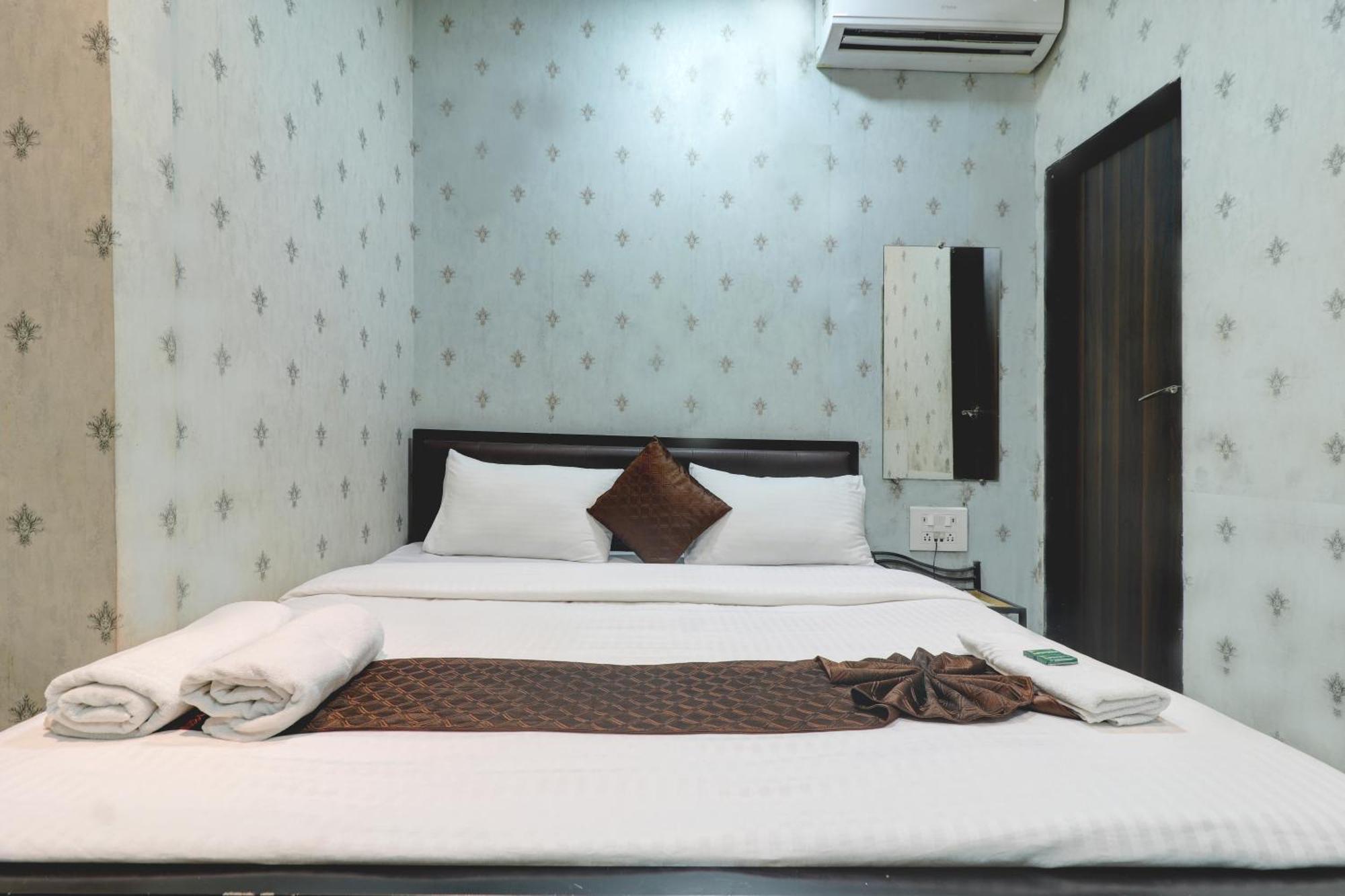 Hotel Shabana - Colaba Causeway Mumbai Exterior foto